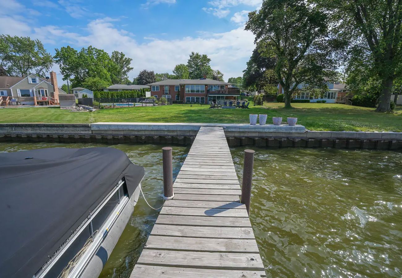 Outdoor dock