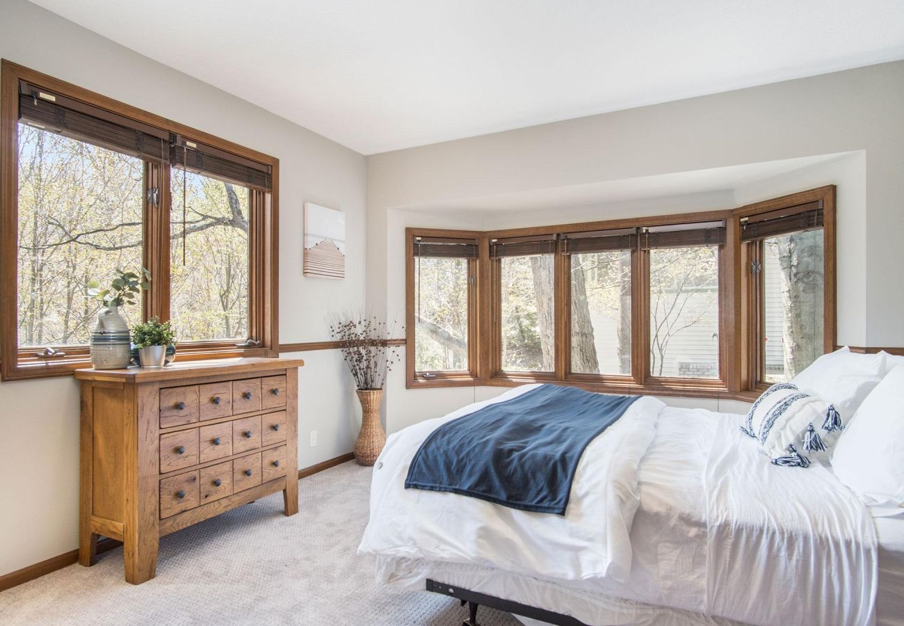 Queen bedroom on first floor 