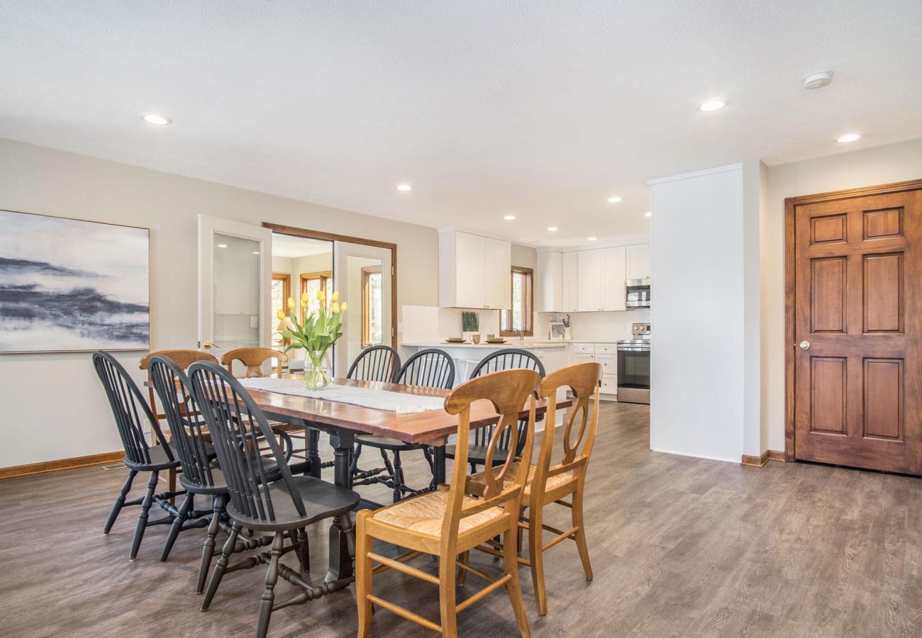 Dining room with comfortable seating 