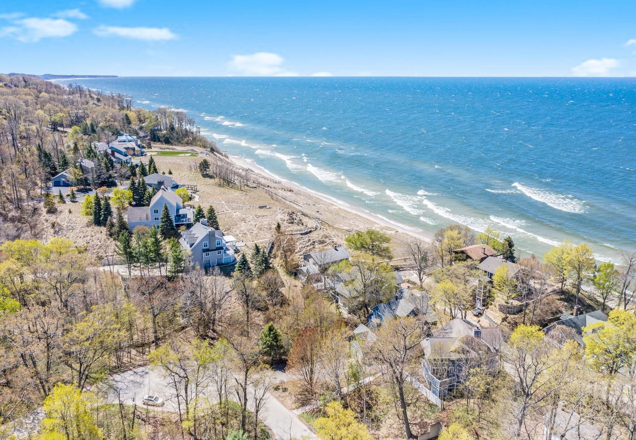 Exterior of Blue Anchor with Lake Michigan access