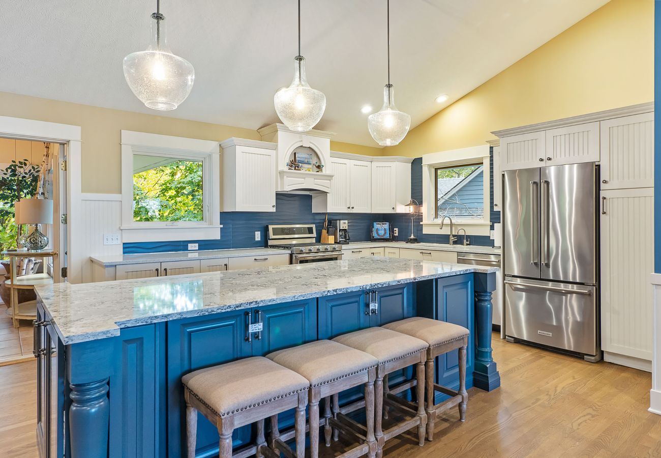 Fully equipped kitchen with appliances 