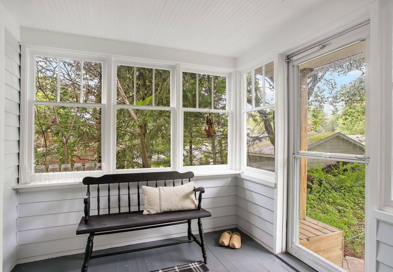 Sunporch Entryway